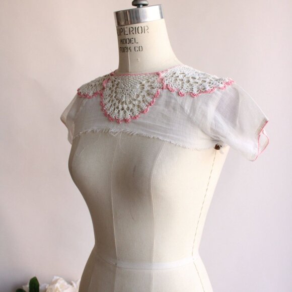 Vintage Edwardian Collar, White Crochet Lace Applique With Pink Trim, Small - Picture 7 of 10